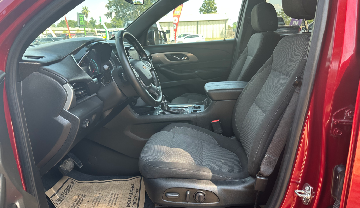 2023 CHEVROLET TRAVERSE LT