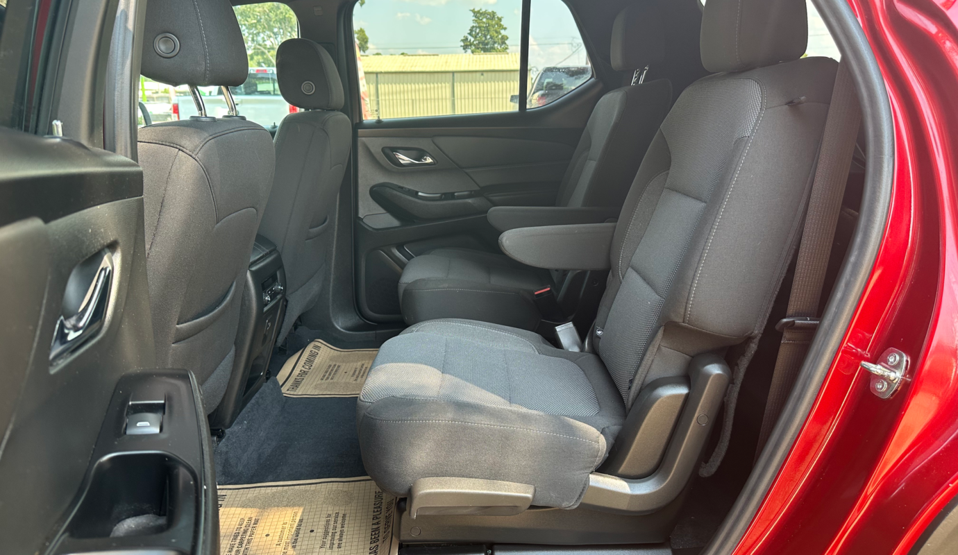 2023 CHEVROLET TRAVERSE LT